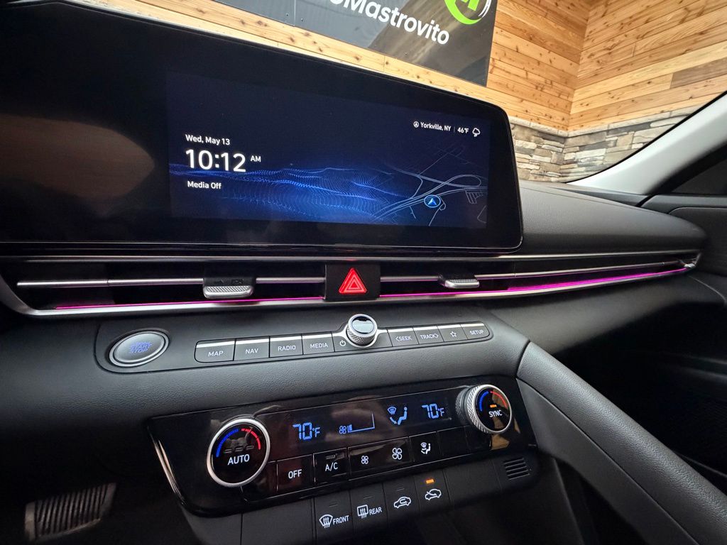 2024 Hyundai Elantra SEL - Photo 18