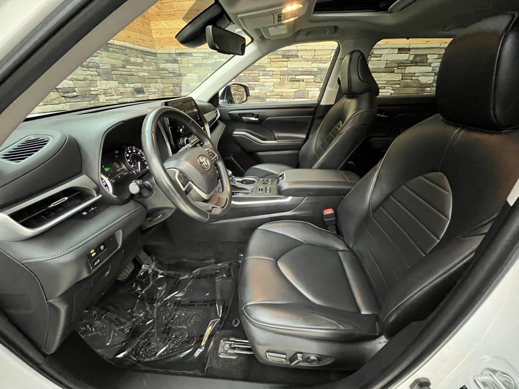 2023 Toyota Highlander XLE - Photo 33