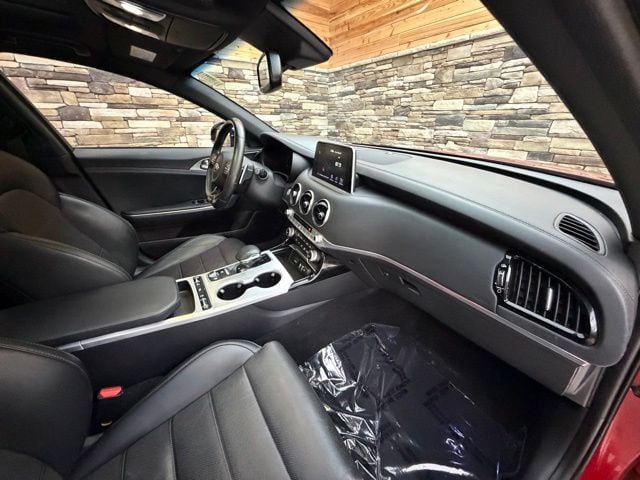 2018 Kia Stinger GT2 - Photo 13