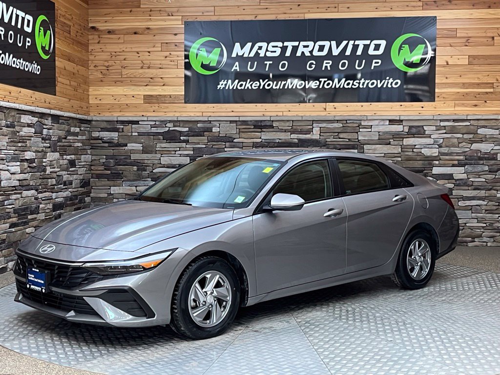 2024 Hyundai Elantra SE - Photo 6