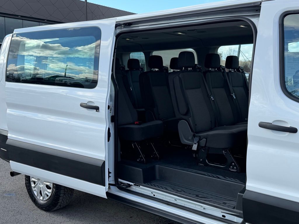 2023 Ford Transit Passenger Van XLT - Photo 7