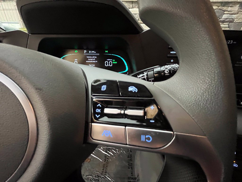 2025 Hyundai Elantra Blue - Photo 34