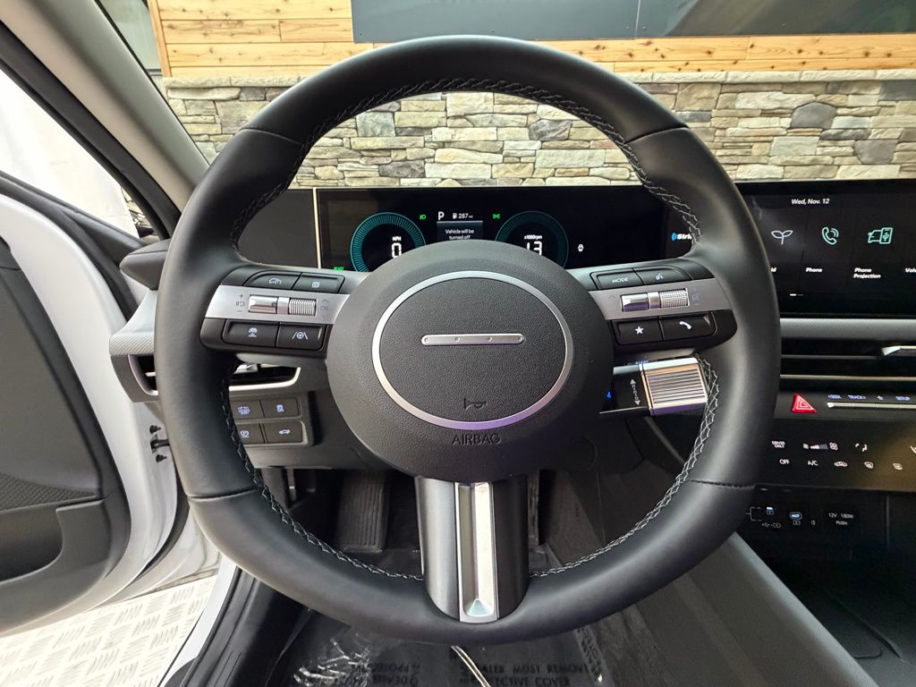 2025 Hyundai Sonata Hybrid SEL - Photo 17