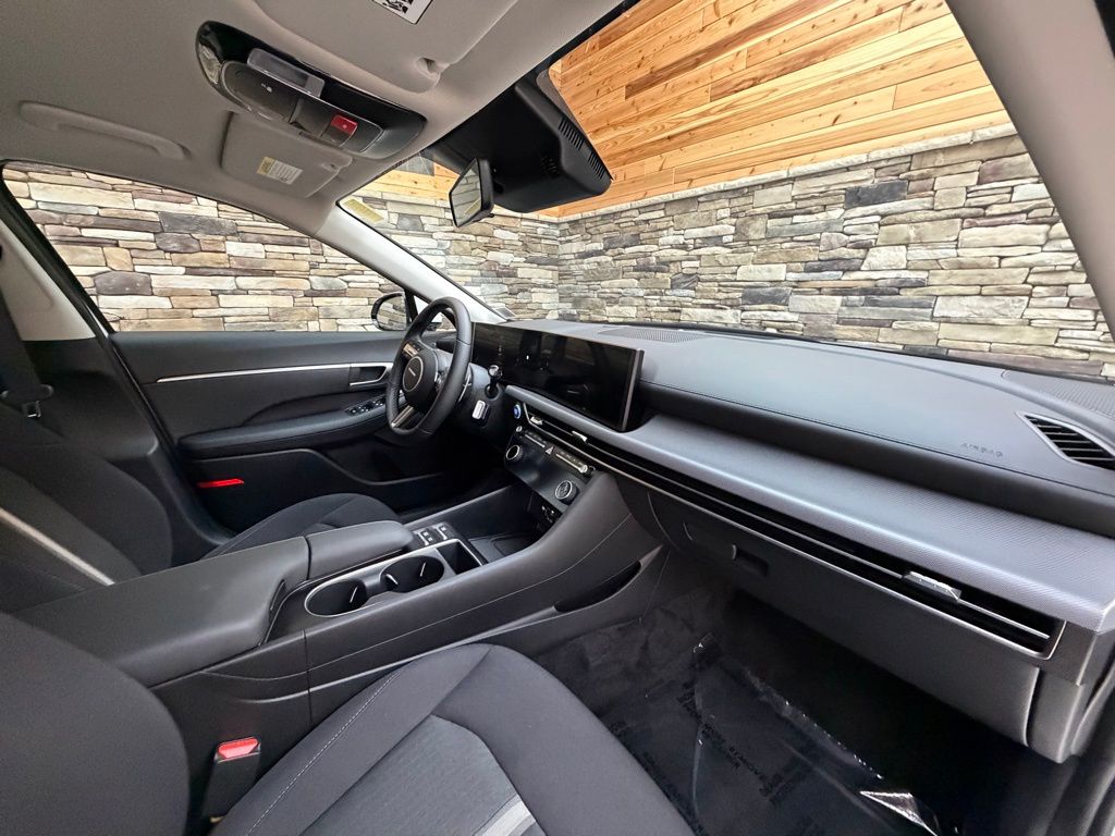 2025 Hyundai Sonata Hybrid SEL - Photo 13
