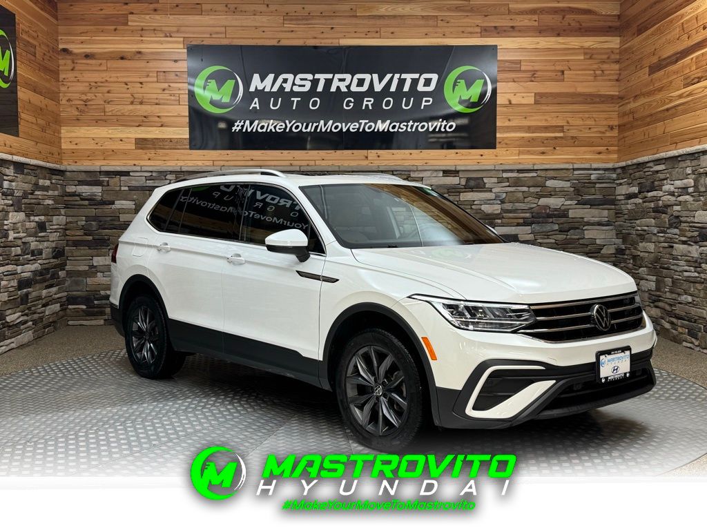 2023 Volkswagen Tiguan SE's photo