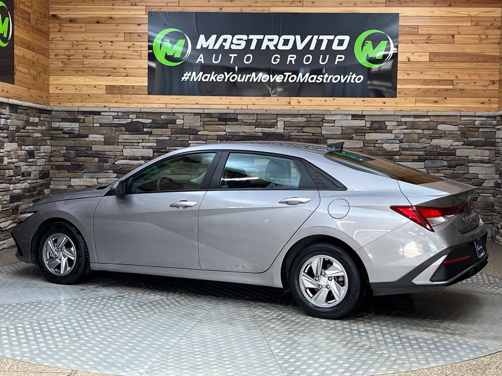 2024 Hyundai Elantra SE - Photo 13