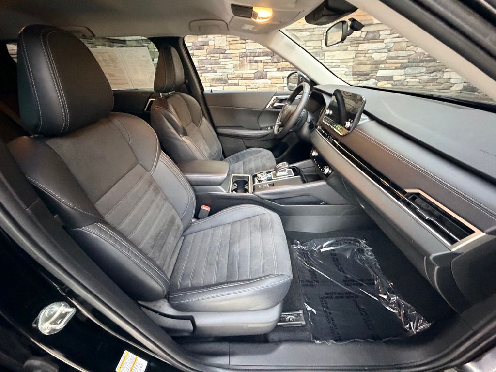 2023 Mitsubishi Outlander SE - Photo 37