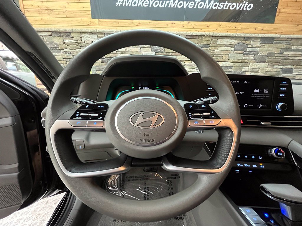 2025 Hyundai Elantra Blue - Photo 29