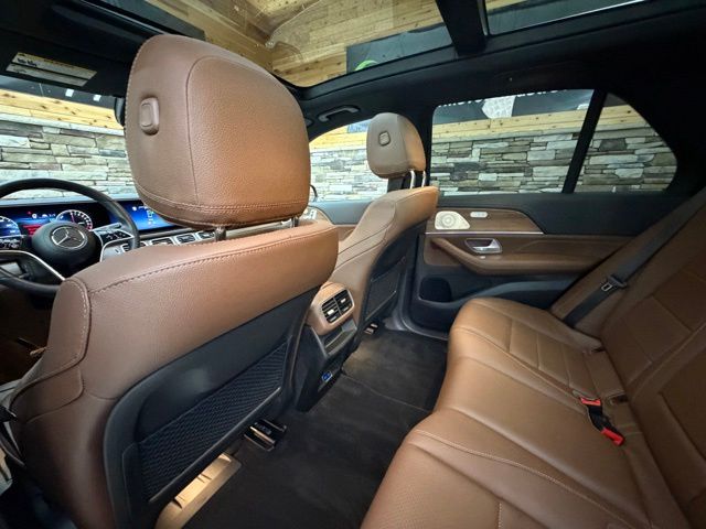 2025 Mercedes-Benz GLE GLE450E - Photo 33
