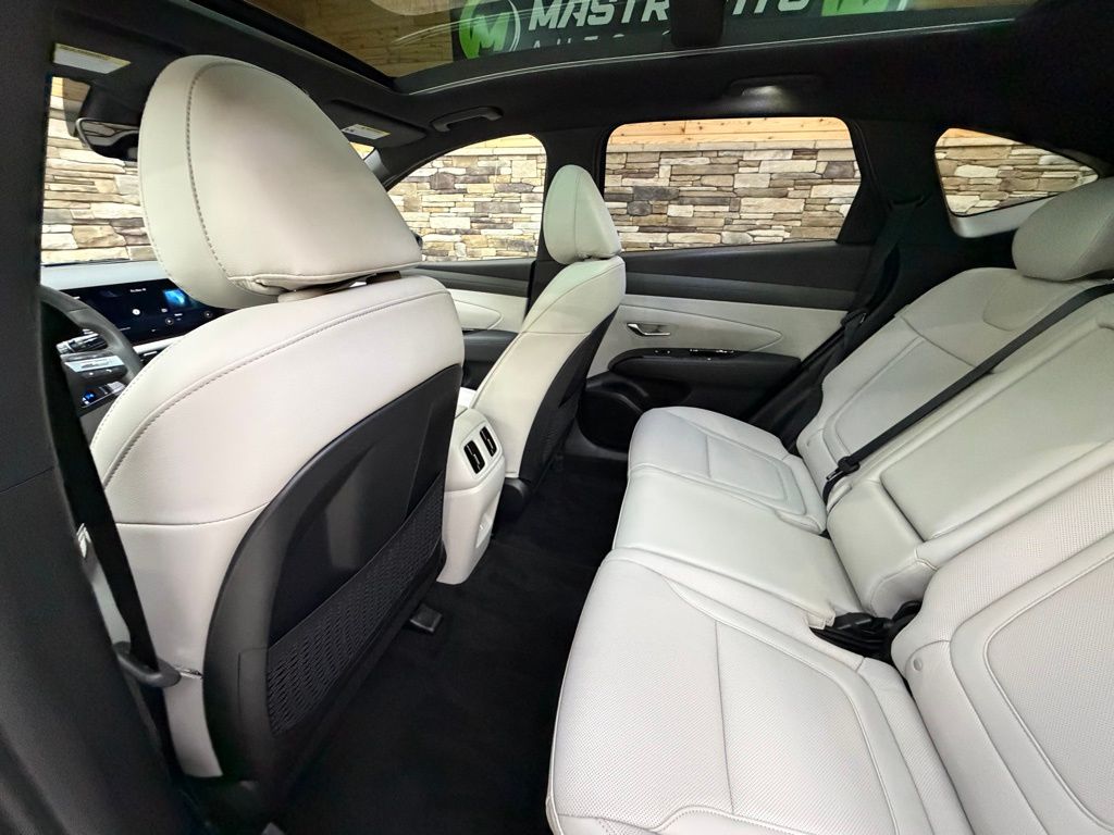 2025 Hyundai Tucson Limited - Photo 28