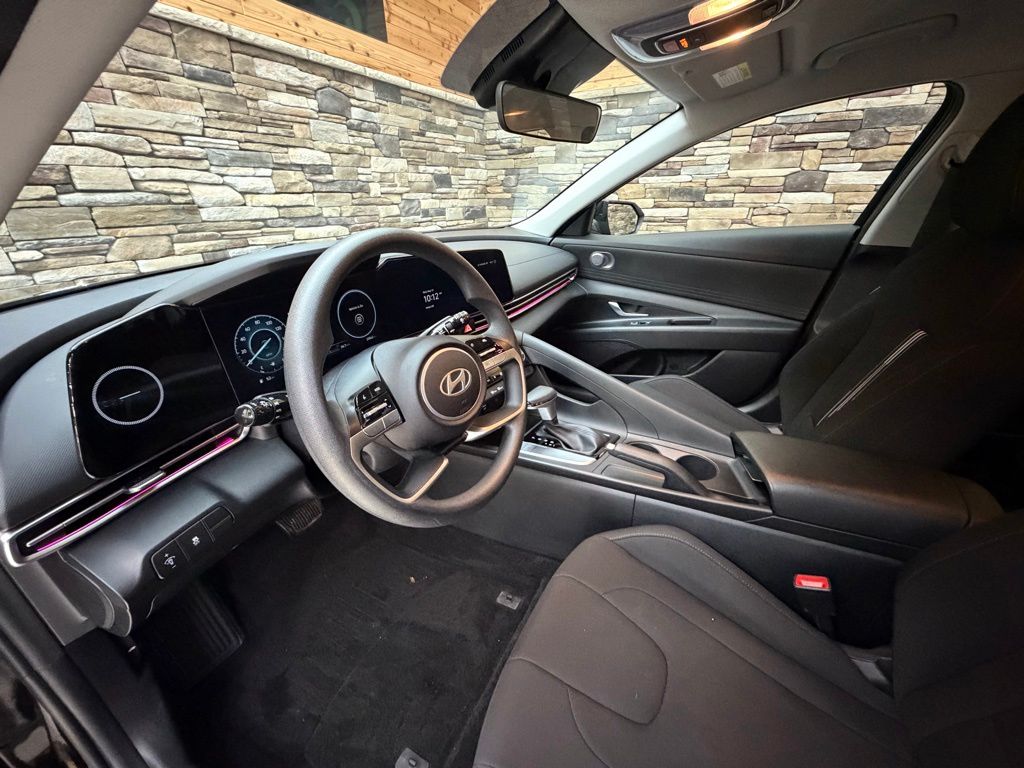 2024 Hyundai Elantra SEL - Photo 10
