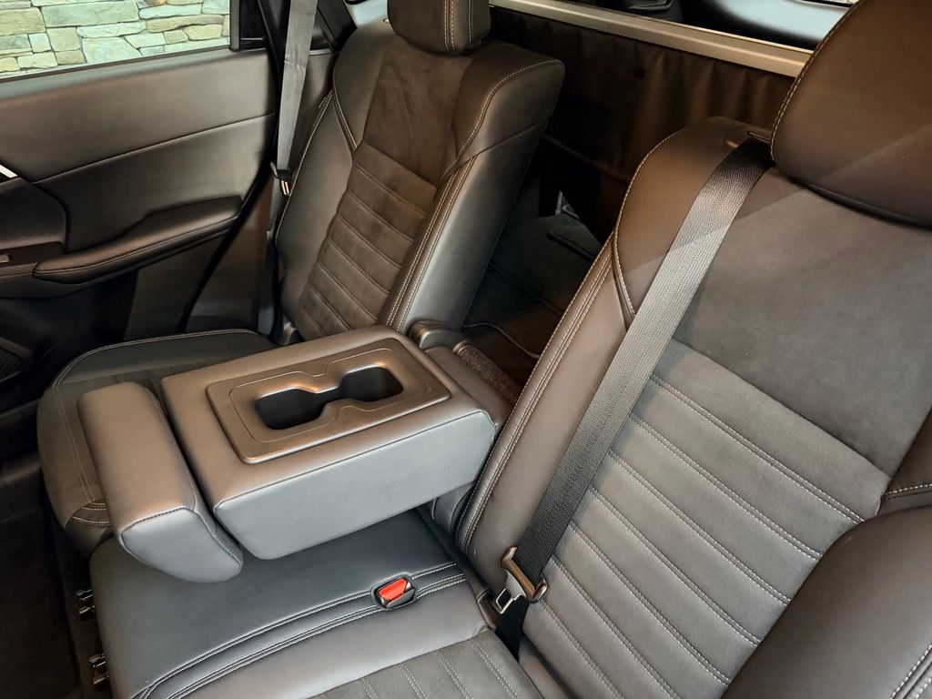 2023 Mitsubishi Outlander SE - Photo 28