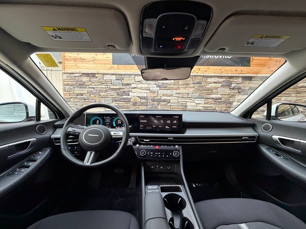 2025 Hyundai Sonata Hybrid SEL - Photo 16