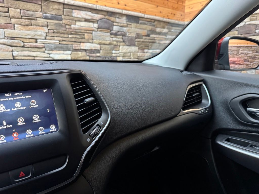 2019 Jeep Cherokee Latitude Plus - Photo 35