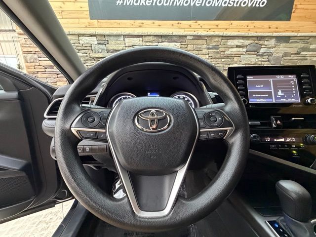 2022 Toyota Camry LE - Photo 19