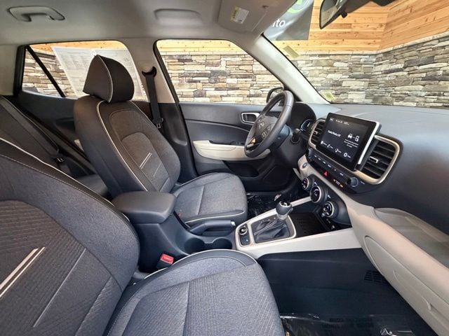 2026 Hyundai Venue SEL - Photo 16
