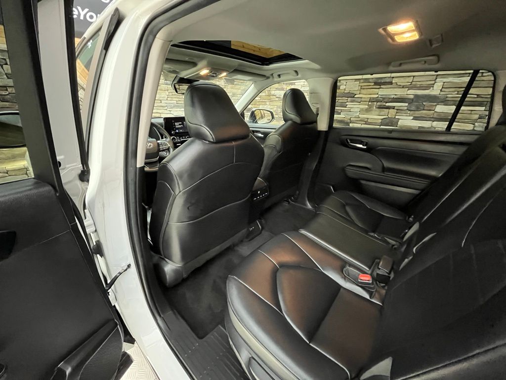 2023 Toyota Highlander XLE - Photo 37