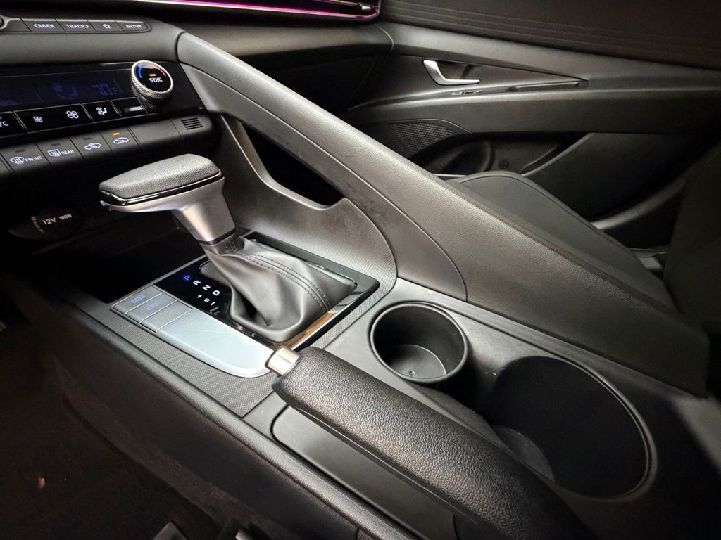 2024 Hyundai Elantra SEL - Photo 19