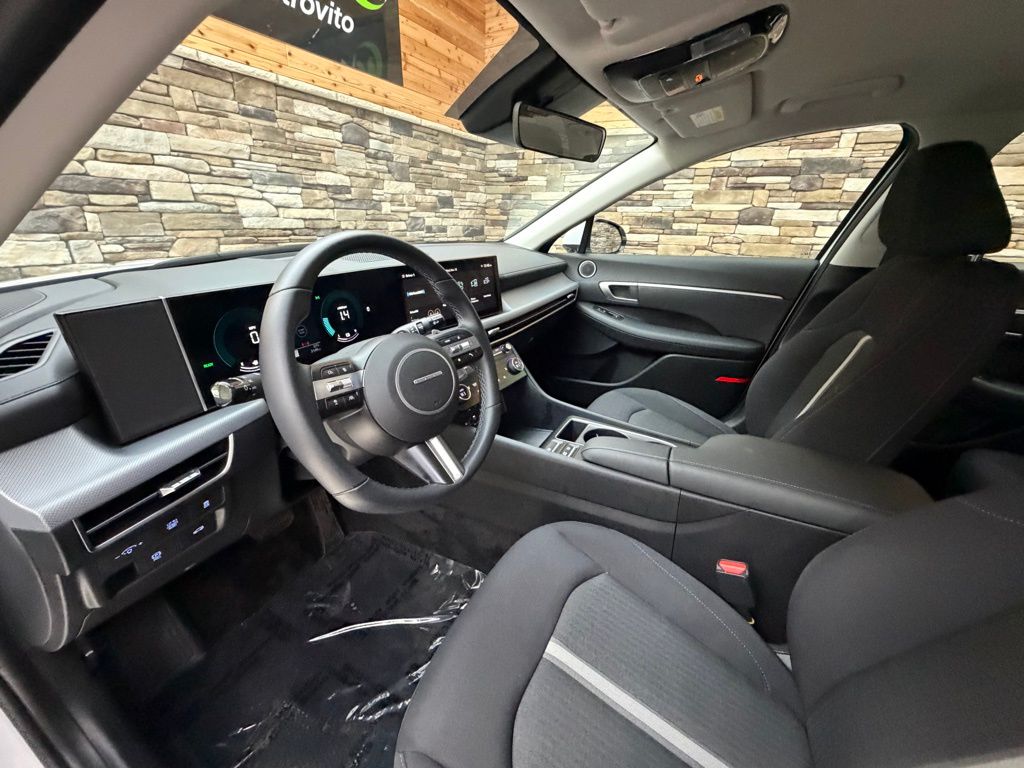 2025 Hyundai Sonata Hybrid SEL - Photo 10