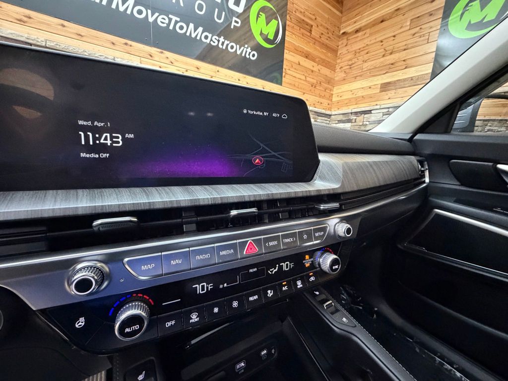 2025 Kia Telluride EX - Photo 17