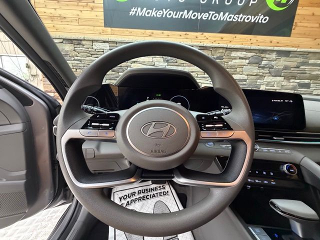 2024 Hyundai Elantra SEL - Photo 19