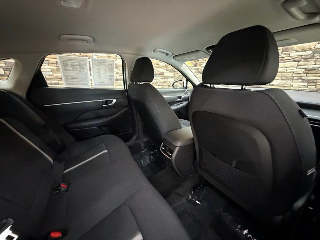 2025 Hyundai Sonata Hybrid SEL - Photo 28