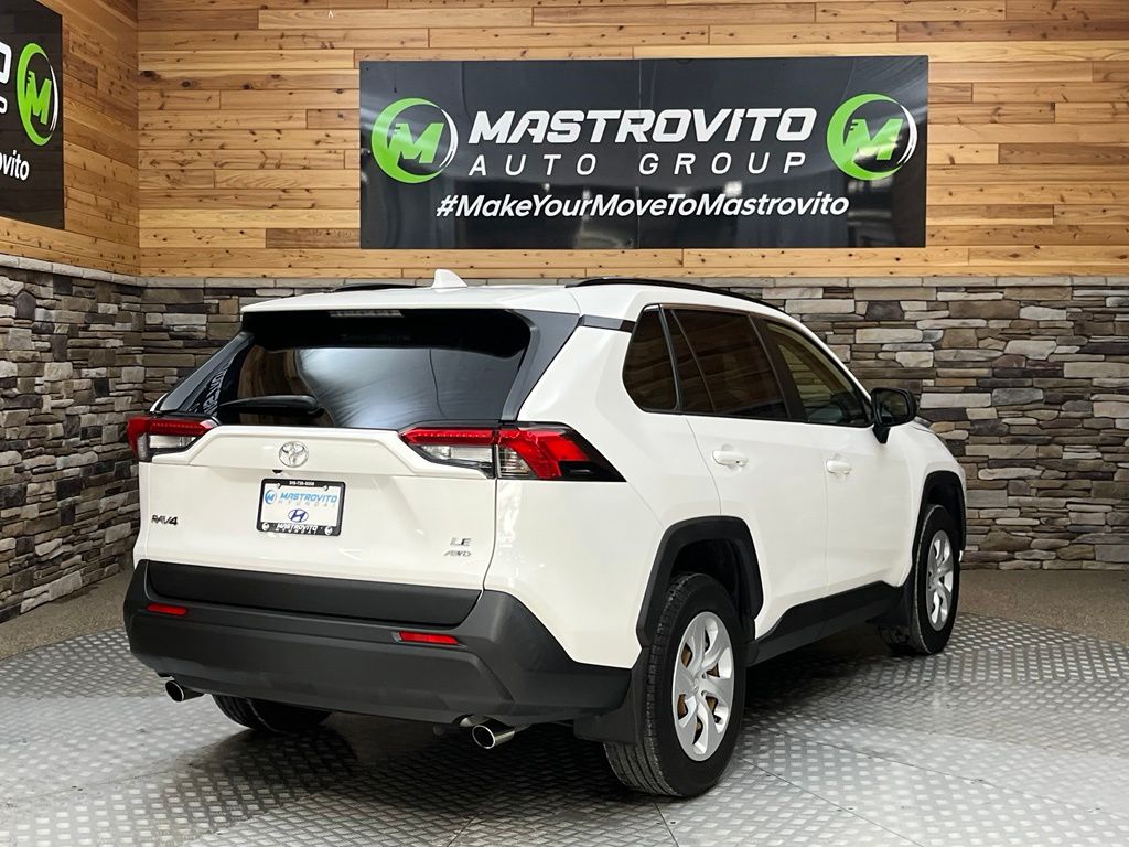 2019 Toyota RAV4 LE - Photo 23