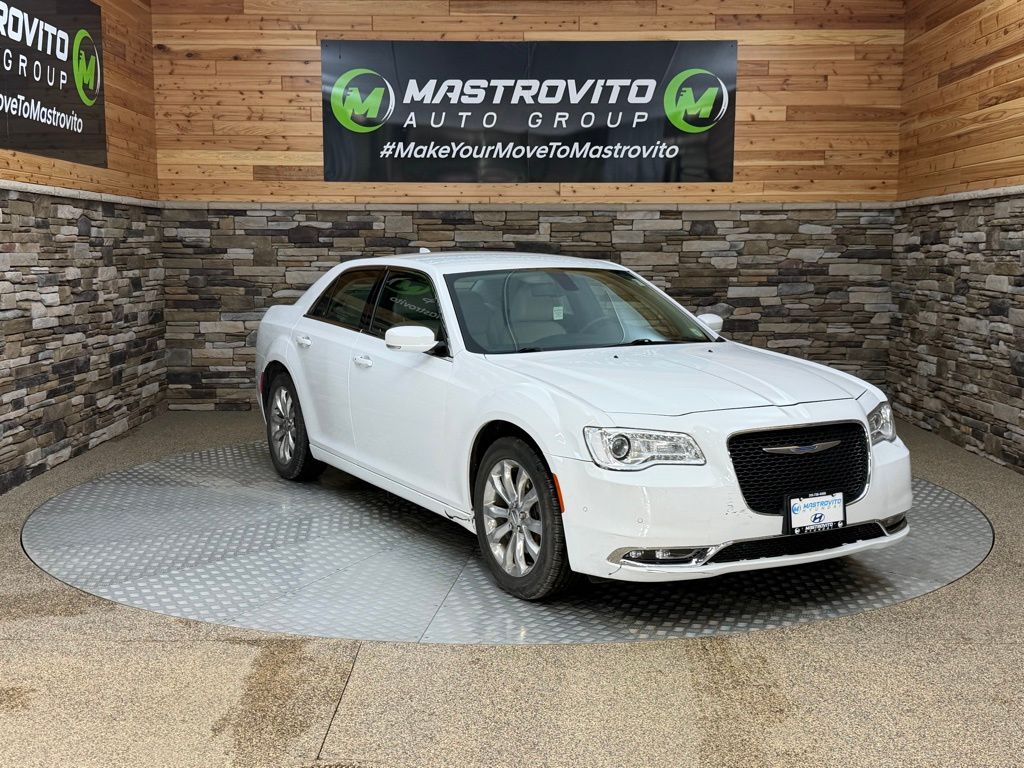 Used 2017 Chrysler 300 Limited with VIN 2C3CCARG2HH648395 for sale in New York Mills, NY