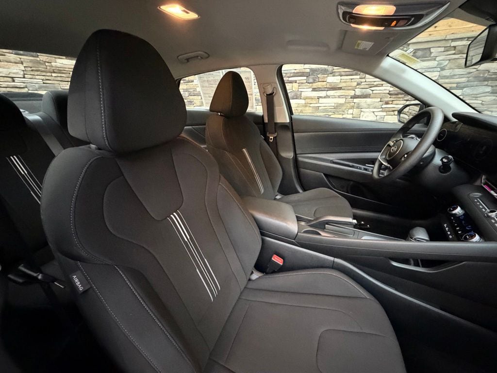 2024 Hyundai Elantra SEL - Photo 15