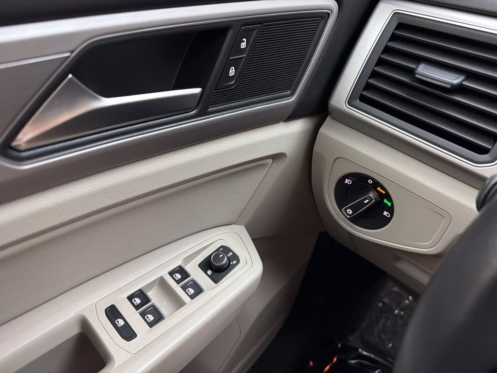 2018 Volkswagen Atlas SE - Photo 23