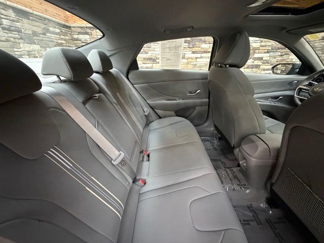 2024 Hyundai Elantra SEL - Photo 32