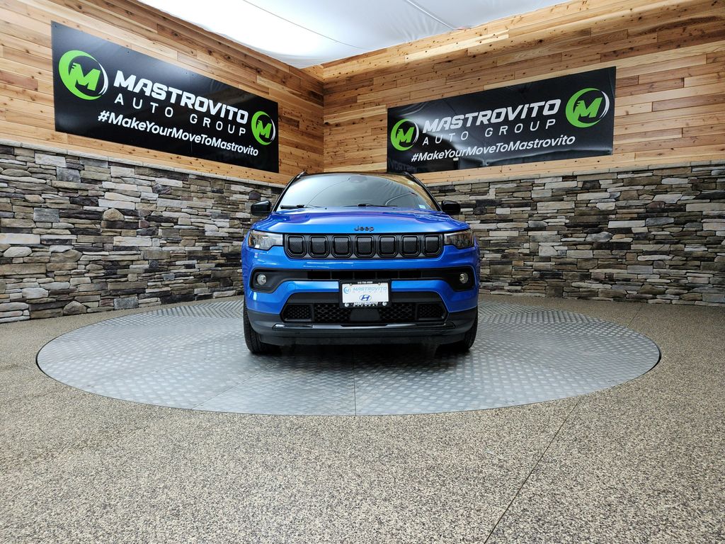 2022 Jeep Compass Latitude photo 2