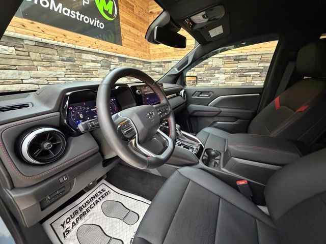 2025 Chevrolet Colorado Z71 - Photo 12