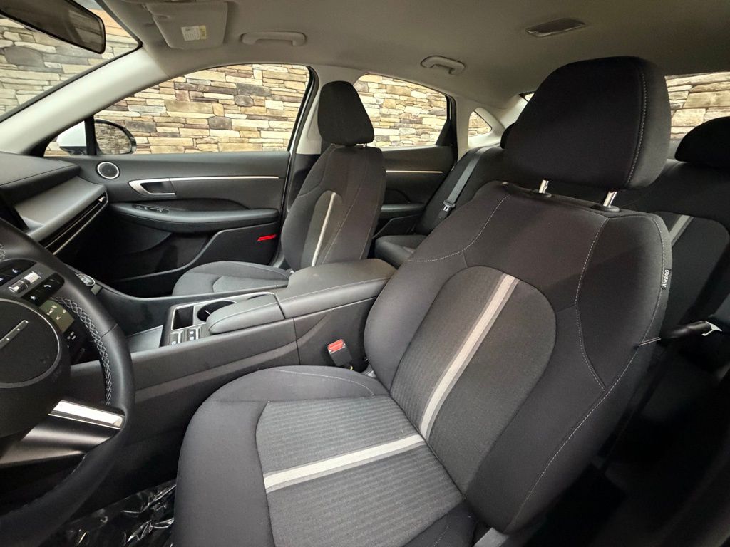 2025 Hyundai Sonata Hybrid SEL - Photo 12
