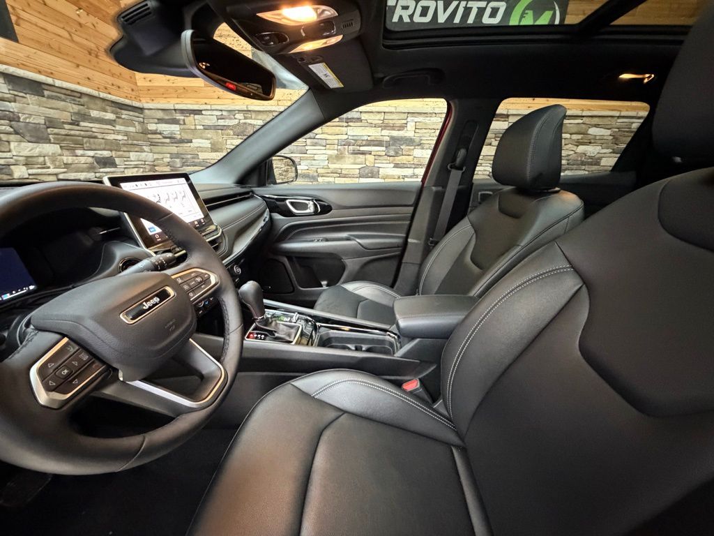 2024 Jeep Compass Limited - Photo 11