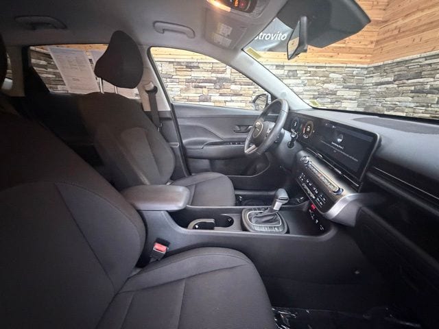 2024 Hyundai Kona SEL - Photo 16