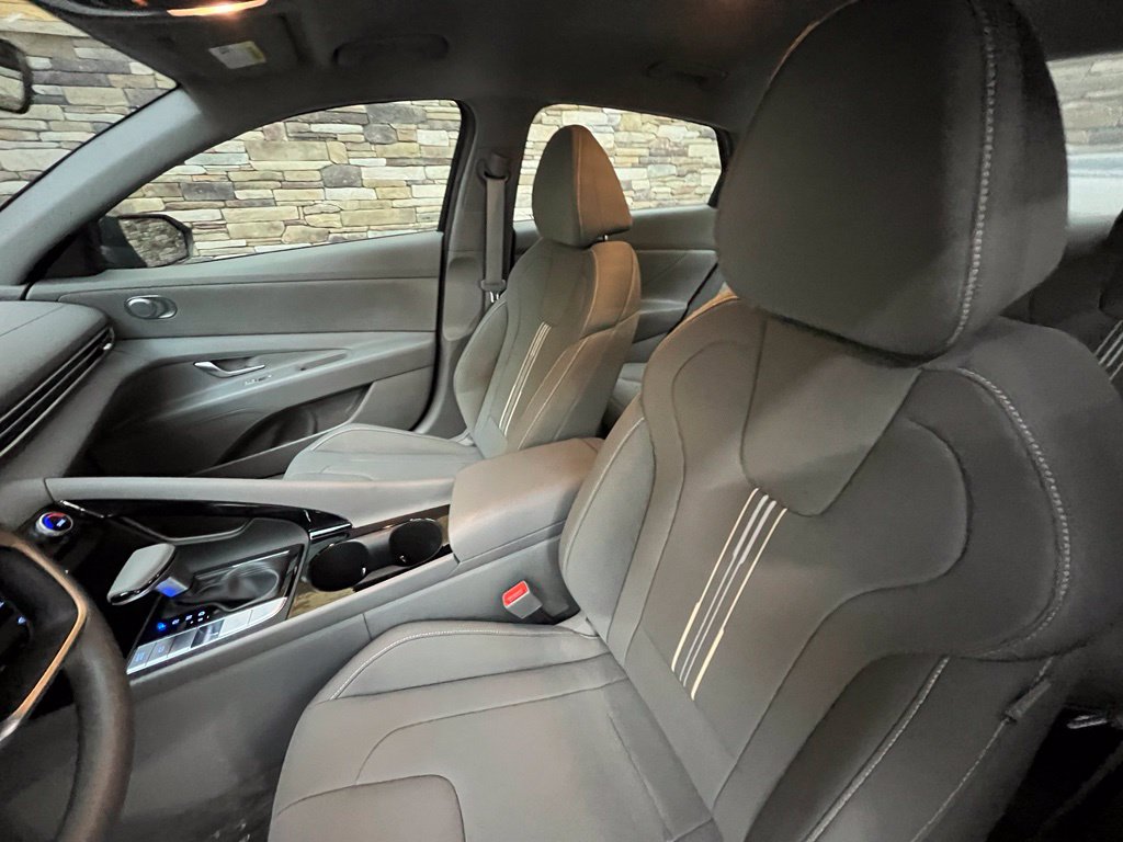 2025 Hyundai Elantra Blue - Photo 23