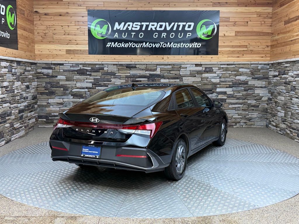 2024 Hyundai Elantra SEL - Photo 9