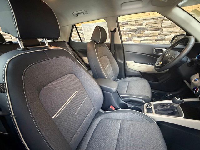 2026 Hyundai Venue SEL - Photo 17