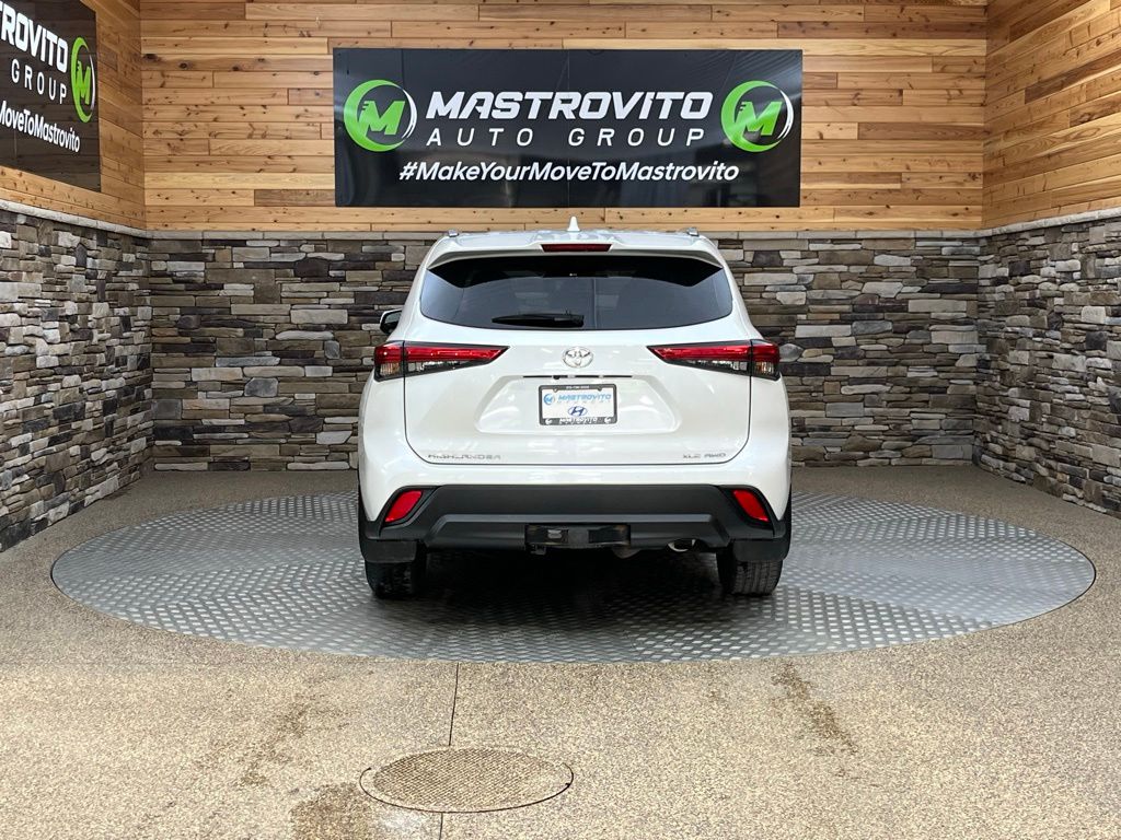 2023 Toyota Highlander XLE - Photo 11