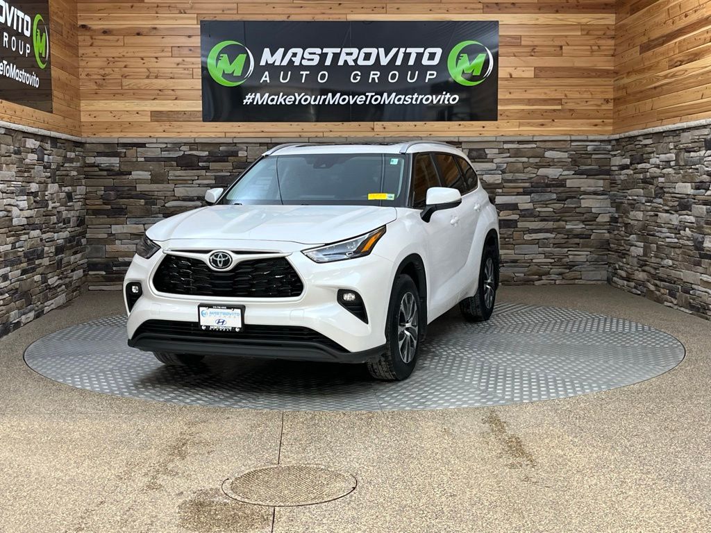 2023 Toyota Highlander XLE - Photo 4