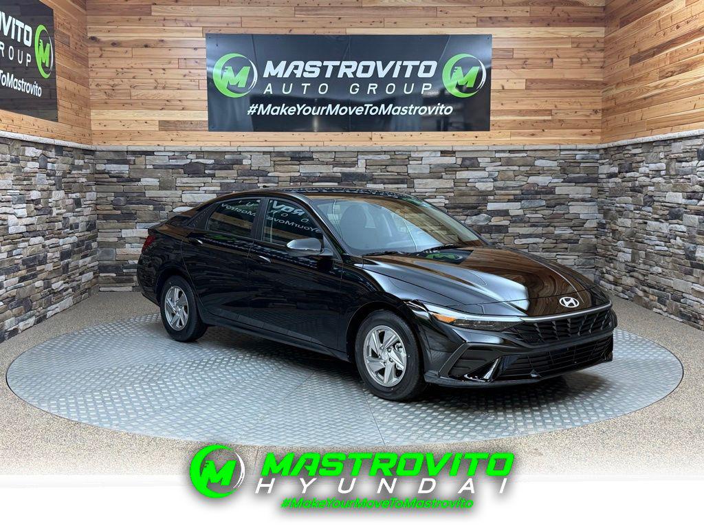 2026 Hyundai Elantra SE's photo