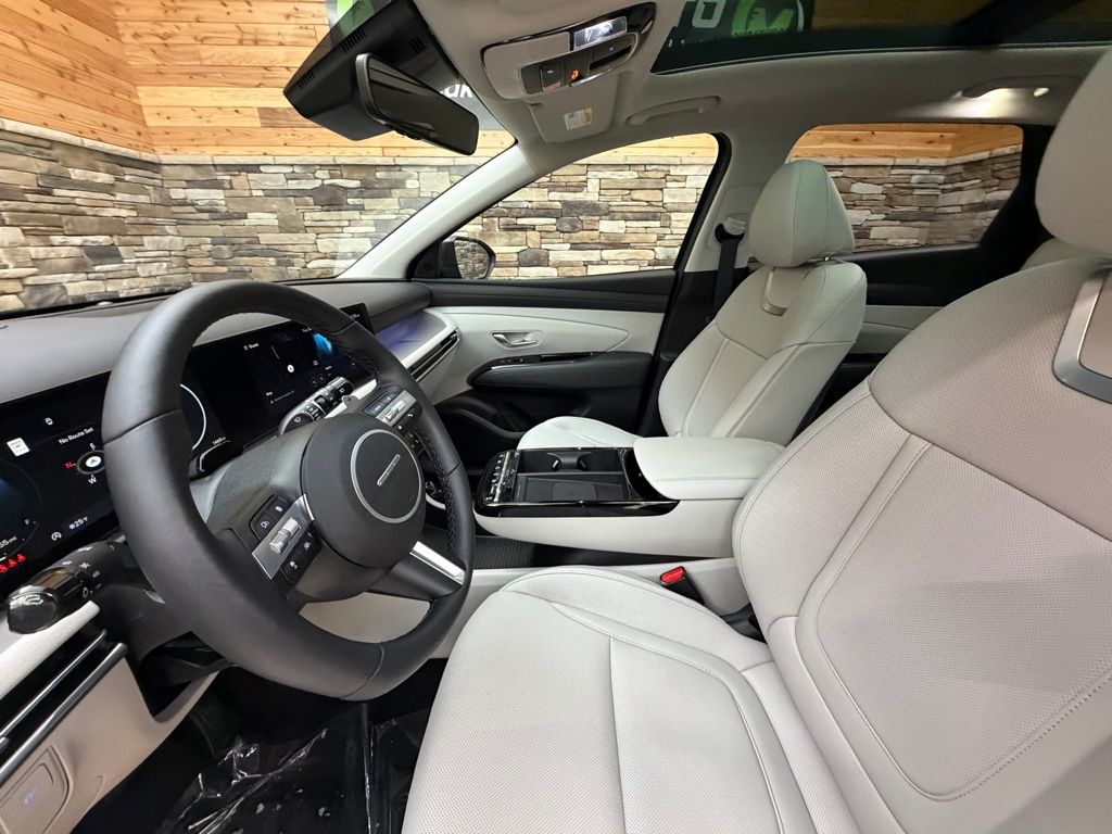 2025 Hyundai Tucson Limited - Photo 11