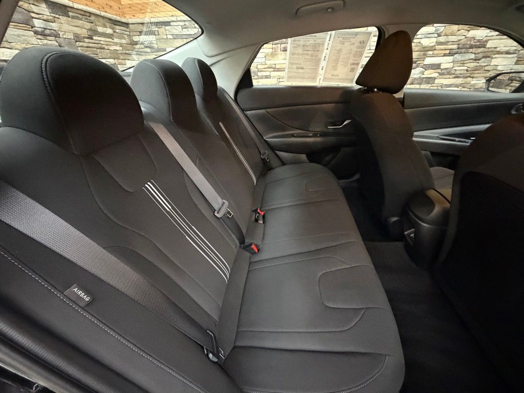 2024 Hyundai Elantra SEL - Photo 30