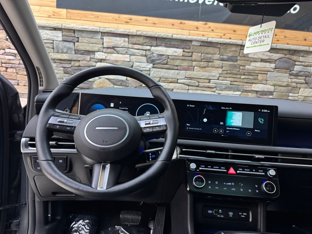 2025 Hyundai Tucson Limited - Photo 17