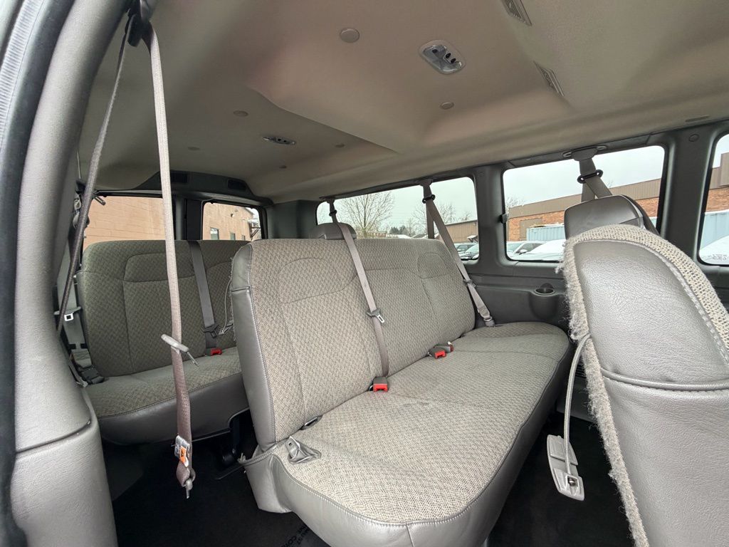 2025 Chevrolet Express Passenger LT - Photo 24