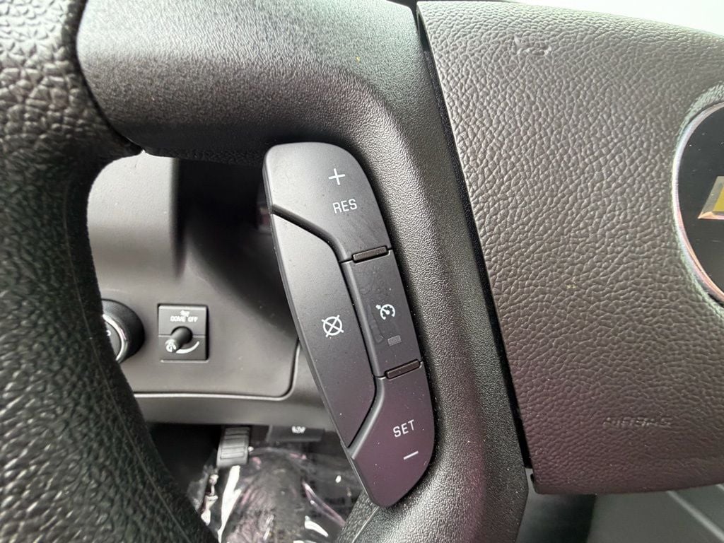 2025 Chevrolet Express Passenger LT - Photo 20