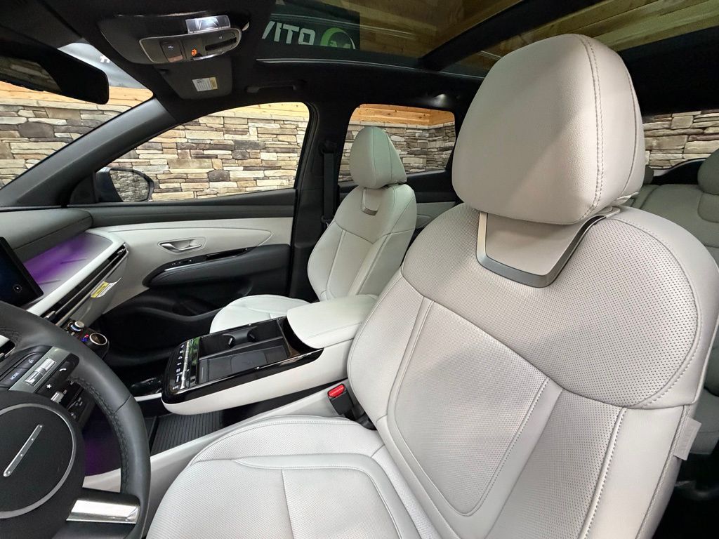 2025 Hyundai Tucson Limited - Photo 12