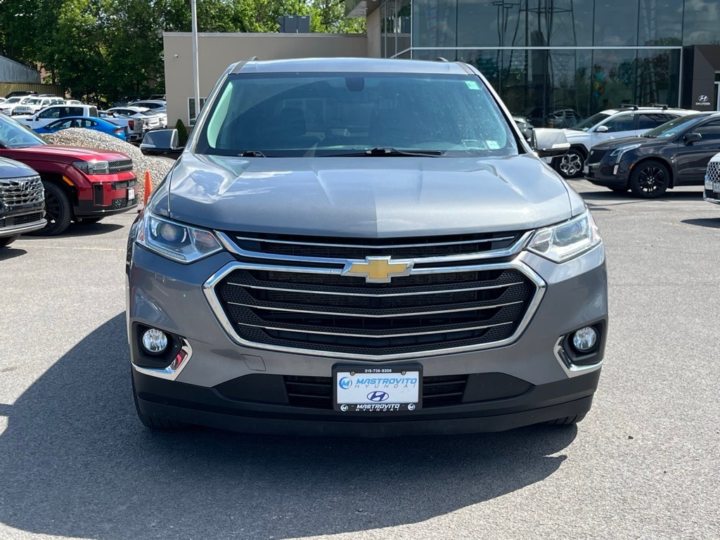 Used 2021 Chevrolet Traverse 1LT with VIN 1GNEVGKW6MJ110690 for sale in New York Mills, NY