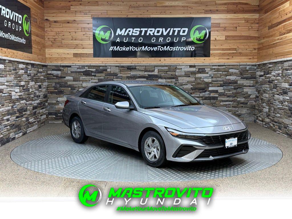 2026 Hyundai Elantra SE's photo